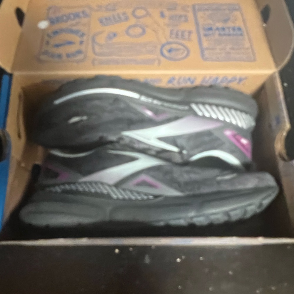 Women’s Brooks sneakers
